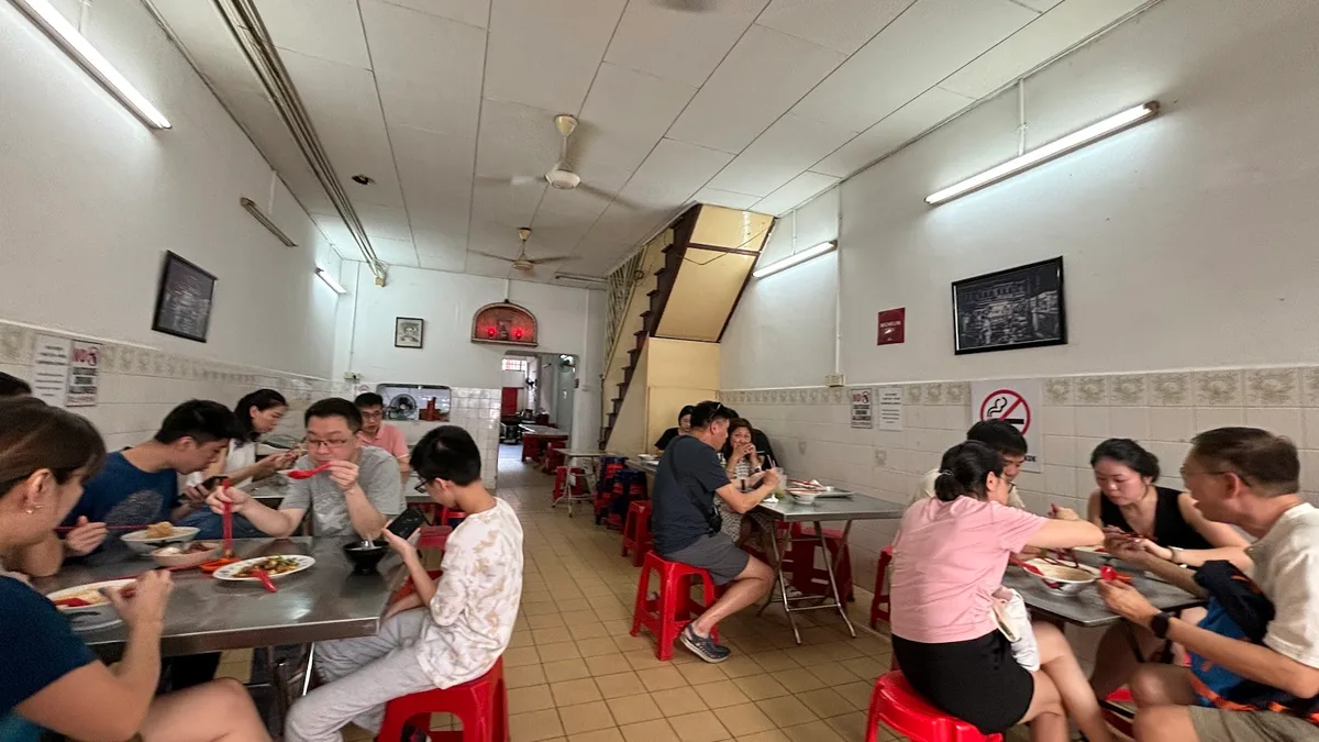 3888 Fried Oyster — interior