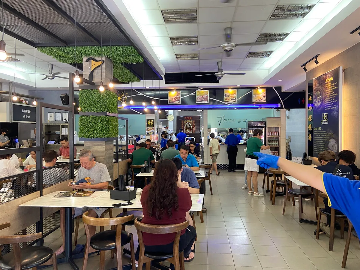 7 Village Koay Teow Thng — interior