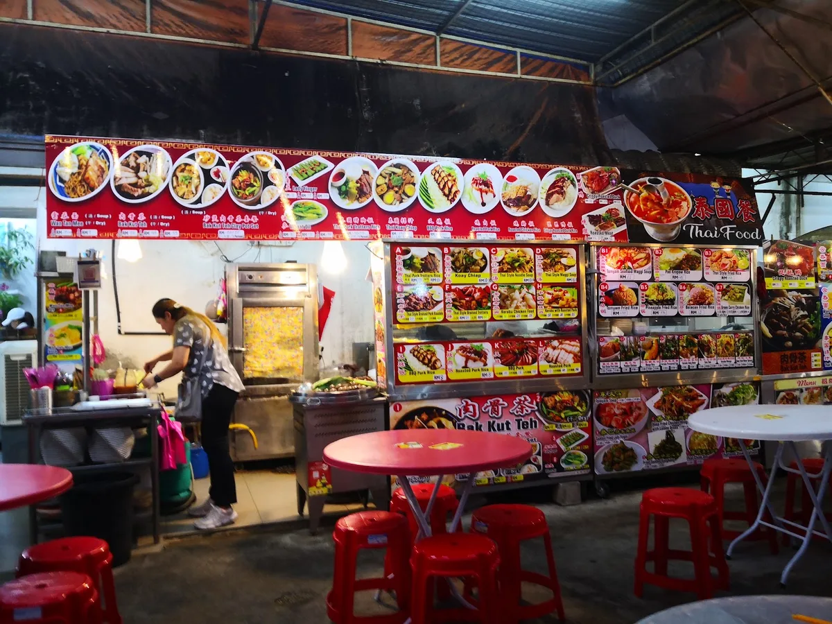 77 Food Yard (Kedai Kopi Kwai Lock) — interior