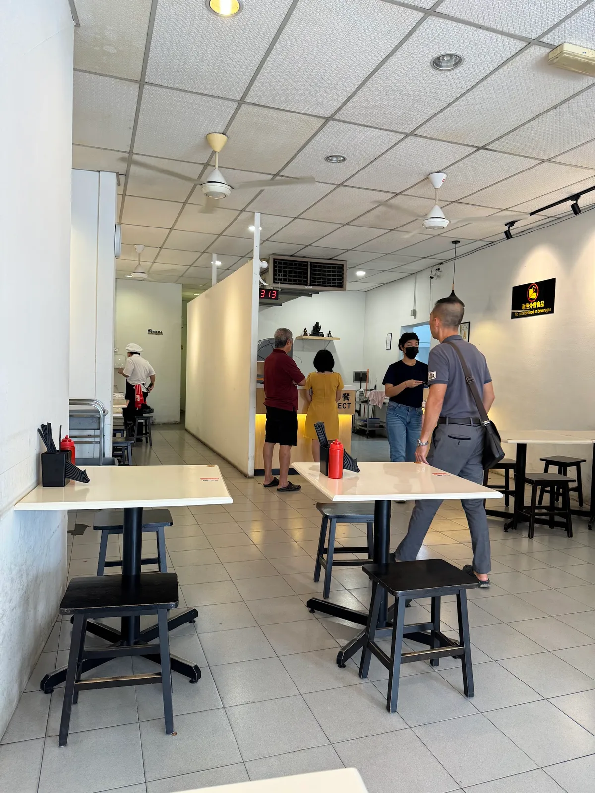 Ah Kok Hokkien Mee — interior