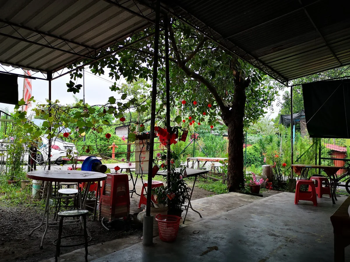 BM Kochabi Curry Mee — interior