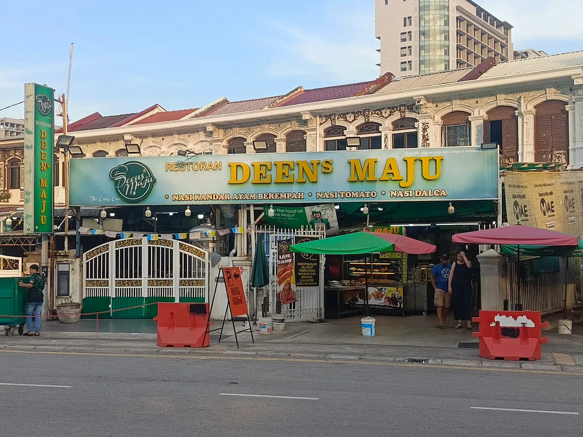 Nasi Kandar Deen Maju — storefront