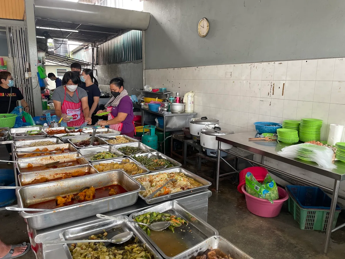 Famous Fish Head Curry @ Guang Long Coffee Shop — interior