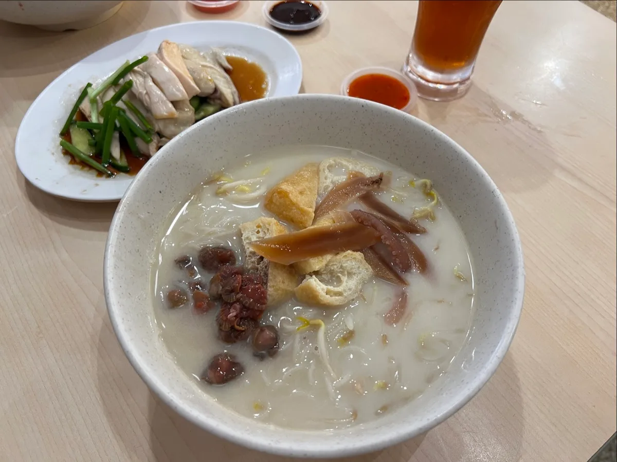 Hot Bowl White Curry Mee — signature dish