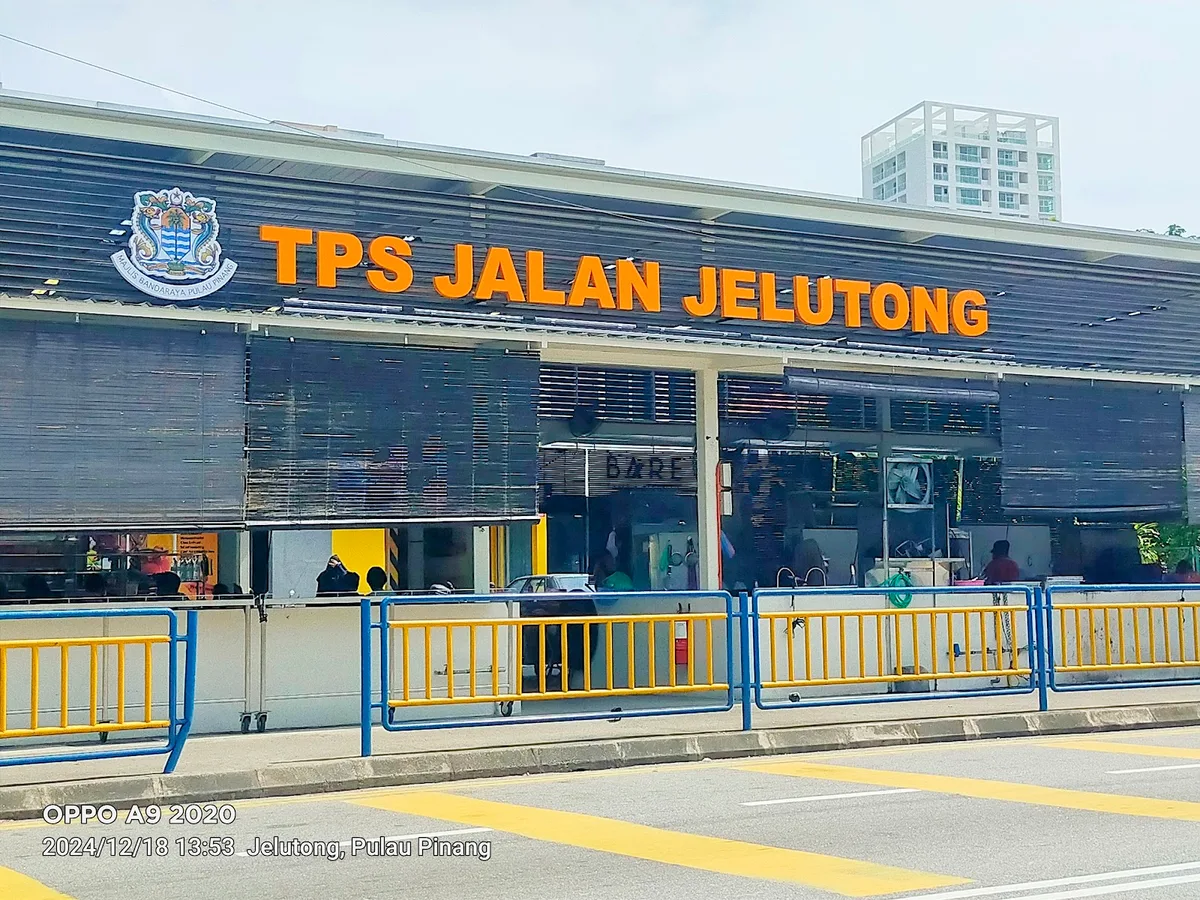 Jelutong Post Office Fried Oyster — storefront
