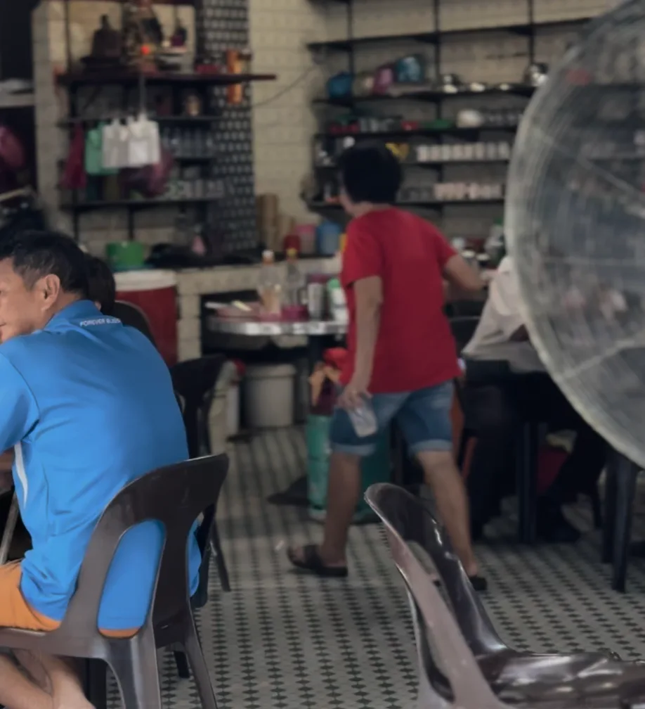 Kuantan Road Curry Mee — interior