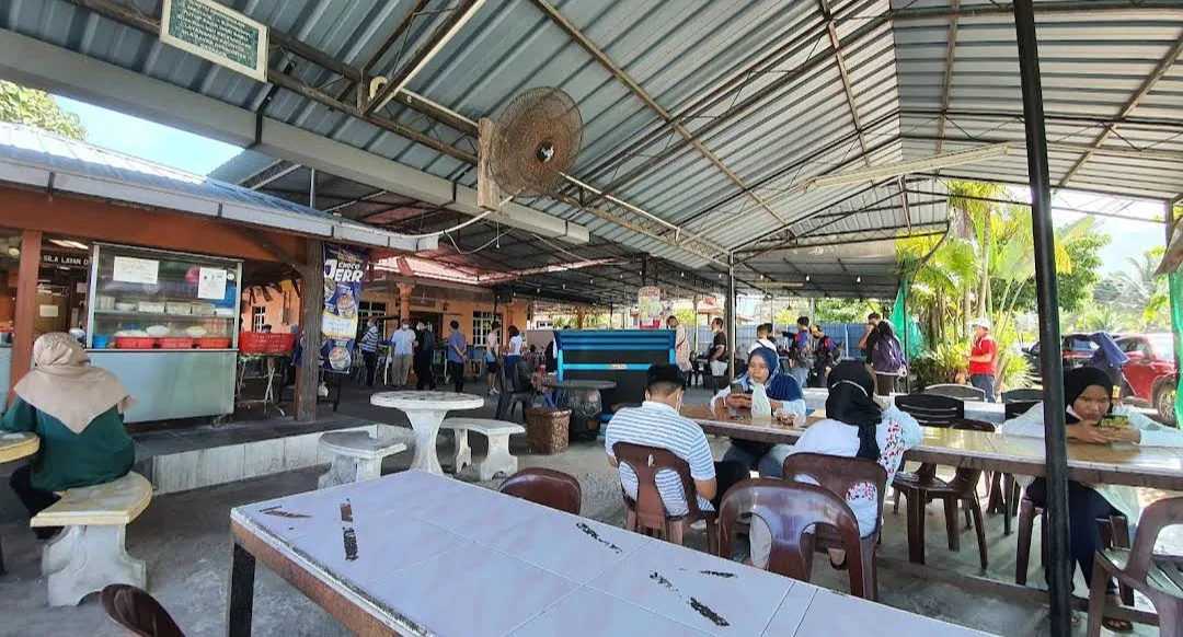 Laksa Janggus (Kak Timah) — interior