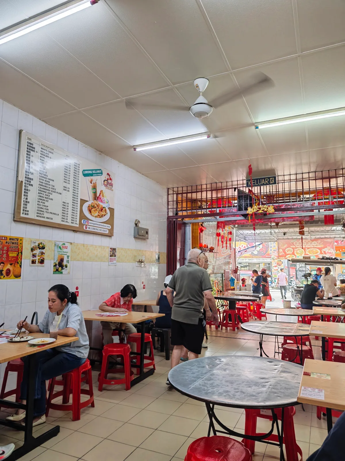 Lorong Selamat Char Koay Teow — interior