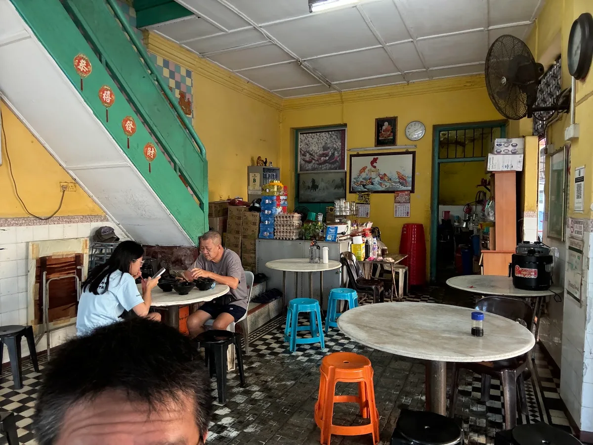 Lorong Seratus Tahun Curry Mee (Original) — interior