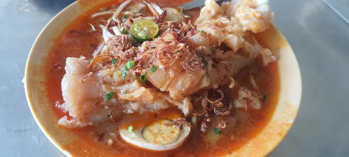 Mak Ngah Mee Rebus Tulang — signature dish
