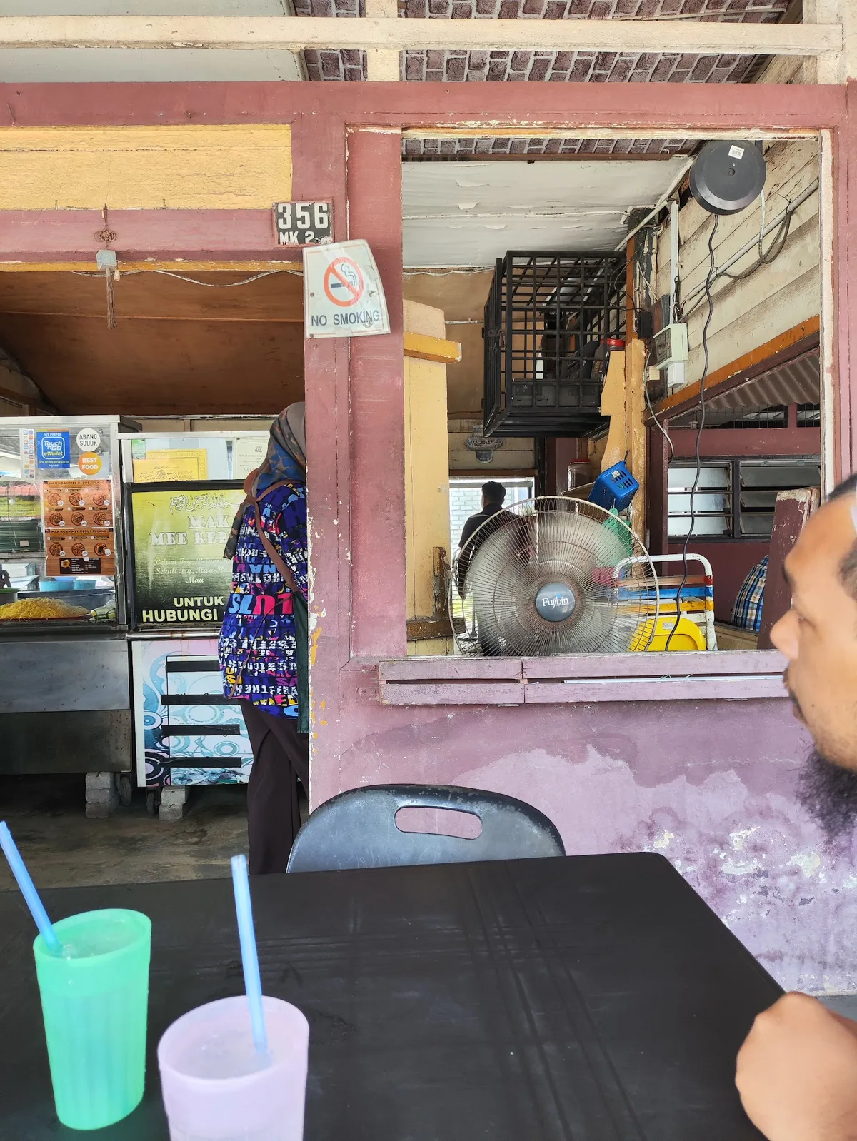 Mak Ngah Mee Rebus Tulang — interior