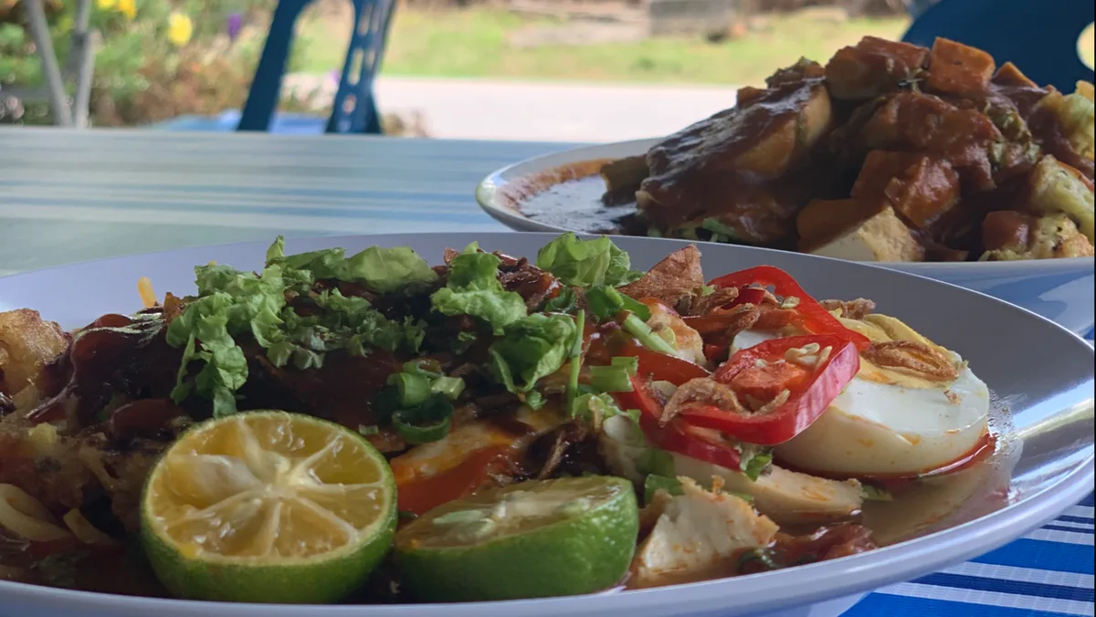 Mak Ngah Mee Dan Pasembor — signature dish