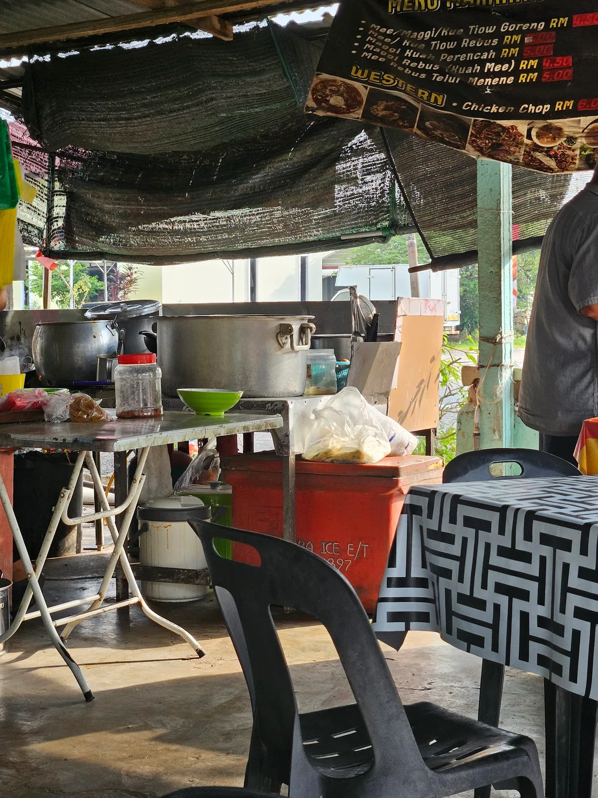 Mee Rebus Mama — interior