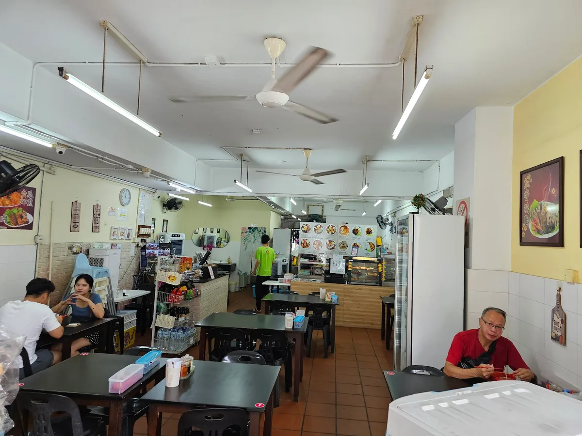 Million Loh Mee — interior