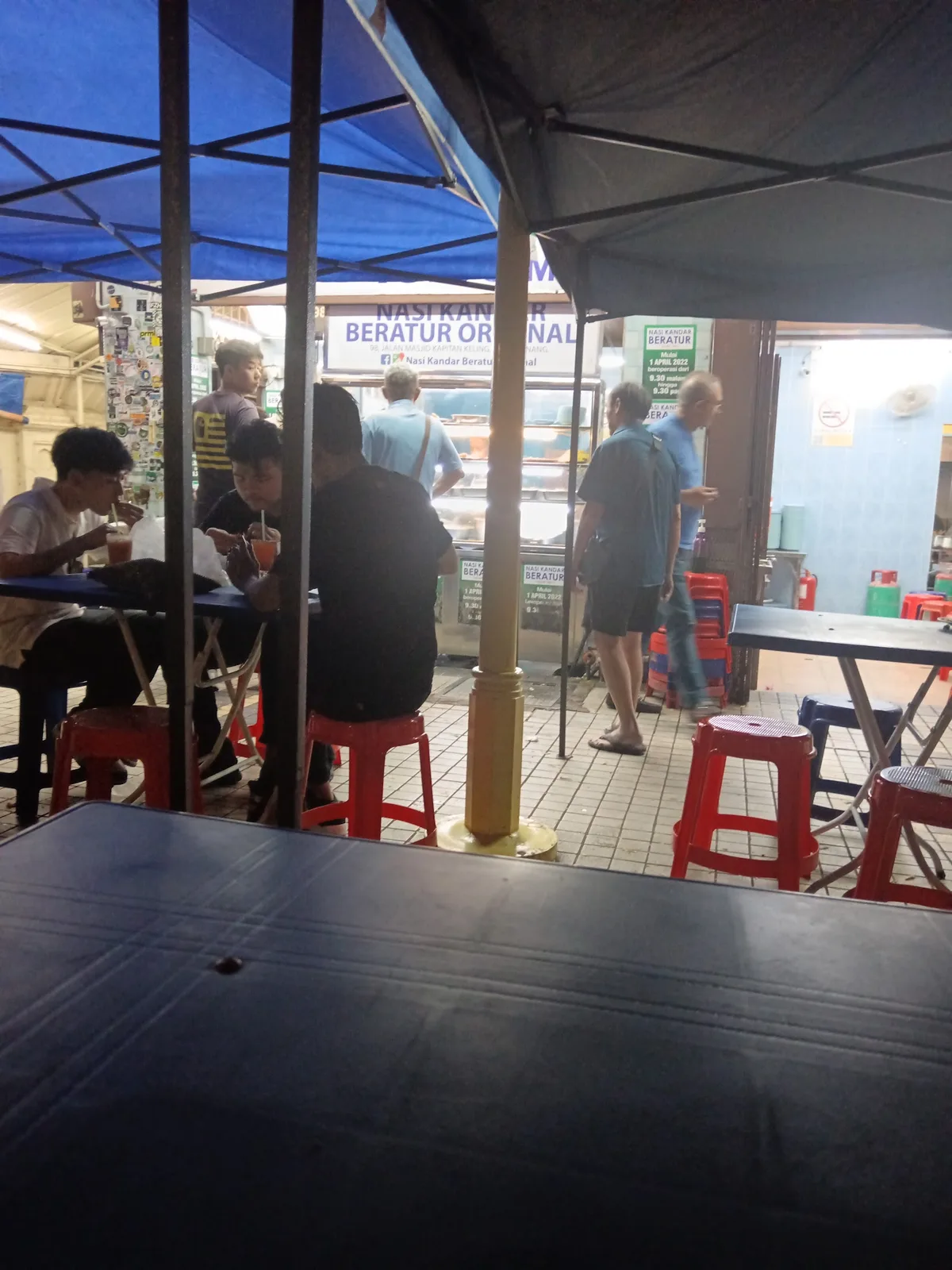 Nasi Kandar Beratur — interior