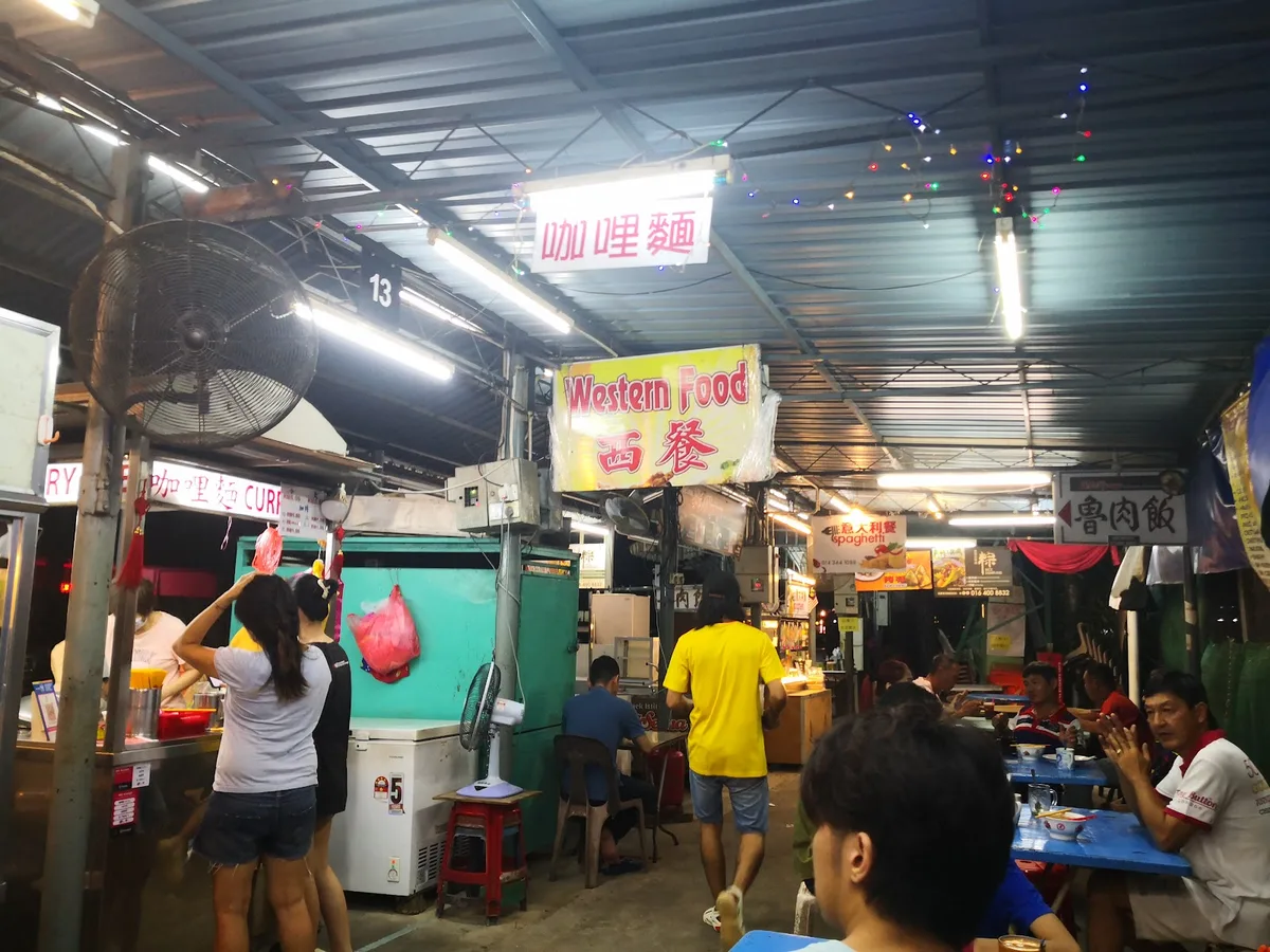 Padang Brown Night Curry Mee — interior