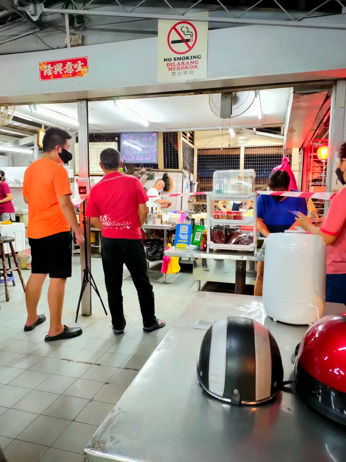 Perak Road Fish Head Beehoon — interior