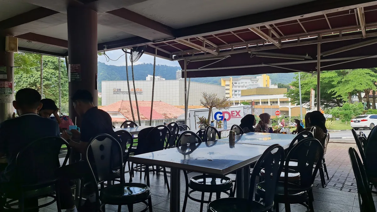 Nasi Kandar Subaidah — interior