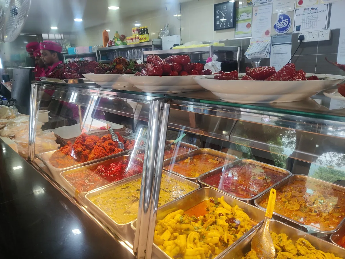 Nasi Kandar Subaidah — interior