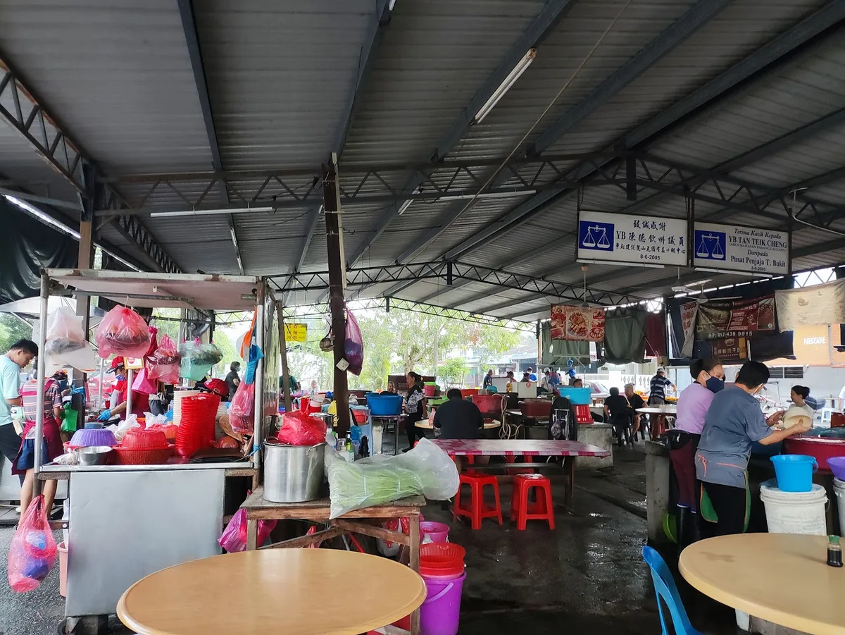 Taman Bukit Curry Mee — interior