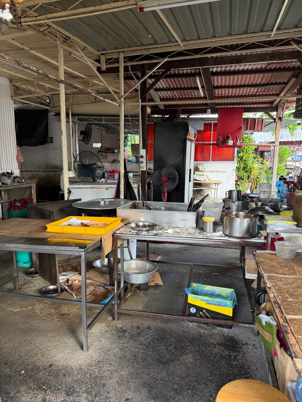 Tan Jetty Prawn Fritters & Loh Bak — interior