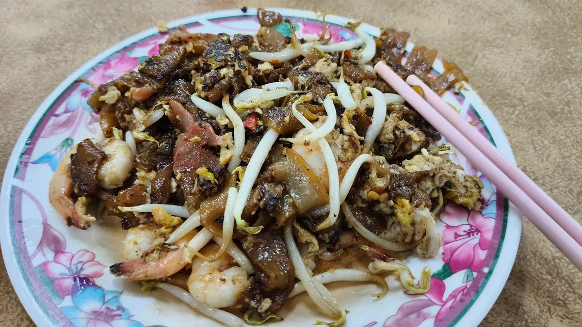 Wei Xiang Duck Egg Charcoal Char Koay Teow — signature dish